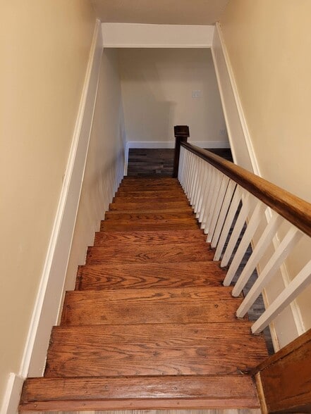 Building Photo - 153 E High St