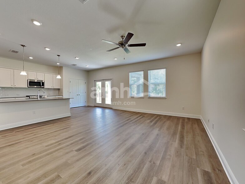 Building Photo - 27154 St Andrews Ave