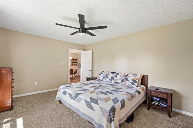 Building Photo - 8665 El Paseo St