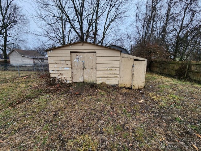 Building Photo - Spacious 3-Bedroom, 1-Bathroom Home AVAILABLE NOW!!