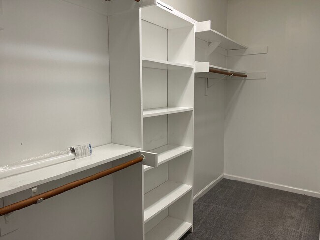 Building Photo - Beautiful 4-Bedroom Ranch in Courthouse Estates!