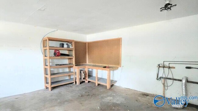 Building Photo - 310 Cumberland Dr SE