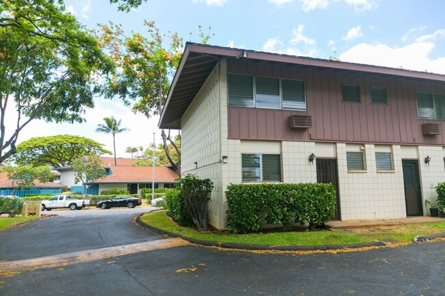 Building Photo - Tropic Garden Townhouse 2b1.5b1pkg