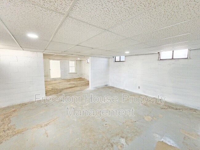 Building Photo - 7701 S Arabian Way