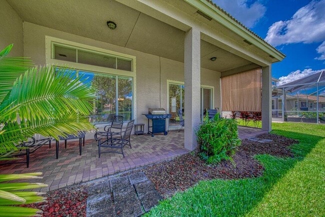 Building Photo - 1423 SE Legacy Cove Cir