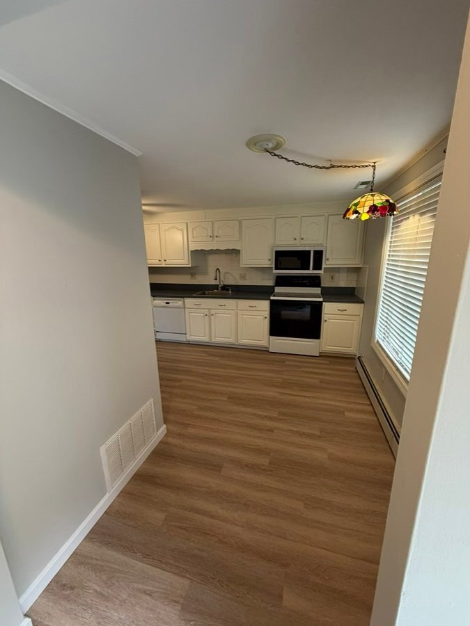 Building Photo - 136 Canterbury Ln