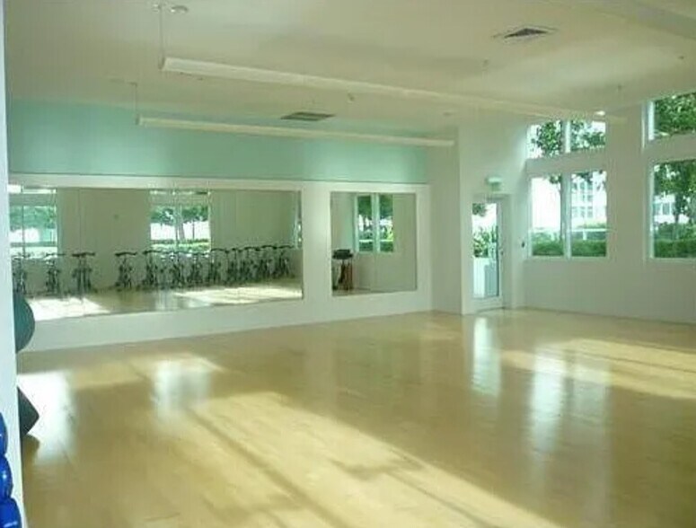 Gym- free yoga classes for residents. - 1900 N Bayshore Dr