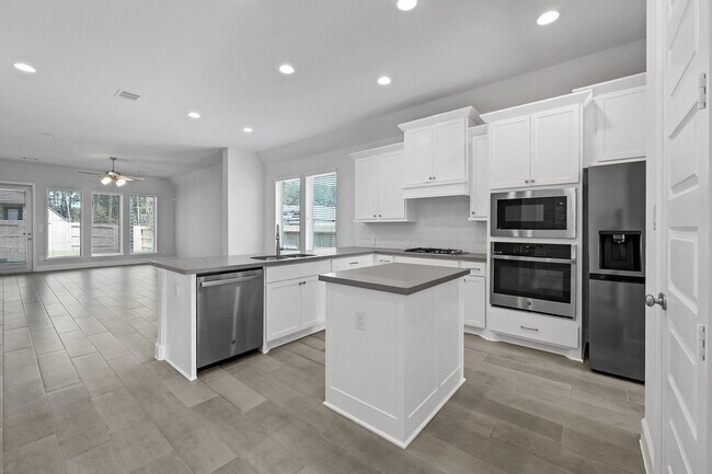 Building Photo - 15835 Bird of Paradise Dr