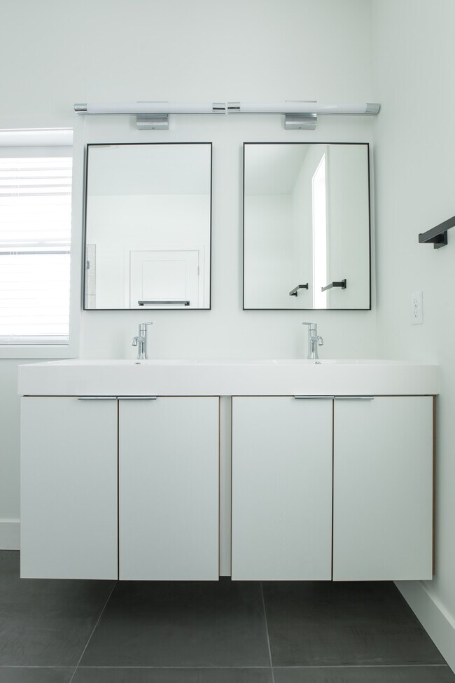 Building Photo - 54 West Ave