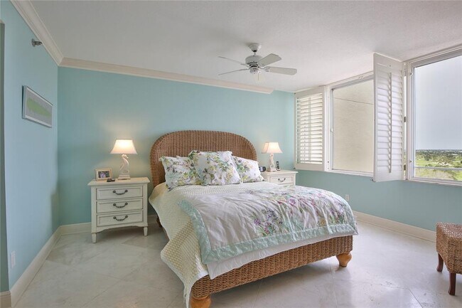 Building Photo - 775 Longboat Club Rd