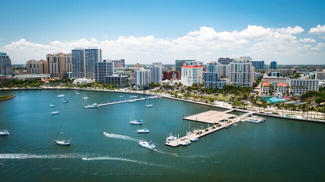 Building Photo - 255 Evernia St