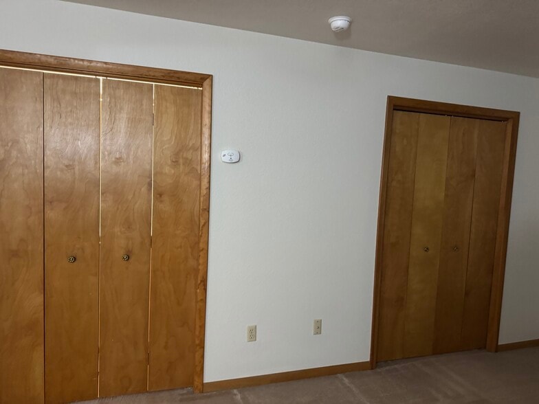 Bedroom - 2 large closets - 1273 Yellowstone Ave