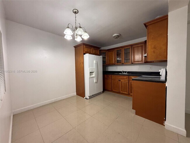 Building Photo - 1122 NW 32nd Ct