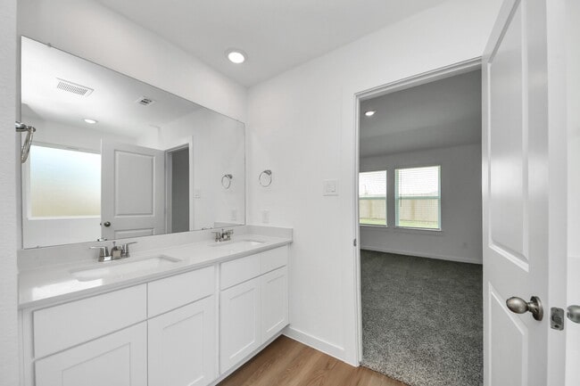 Building Photo - 9106 Serene Hvn Dr