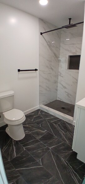 Building Photo - 657 Carefree Dr