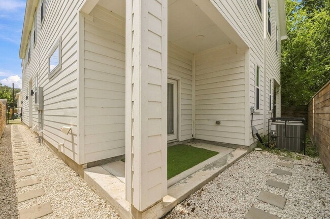 Building Photo - 4217 Hare St