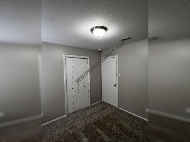 Building Photo - 1908 War Eagle Dr