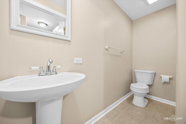 Building Photo - 1445 Waterside Dr