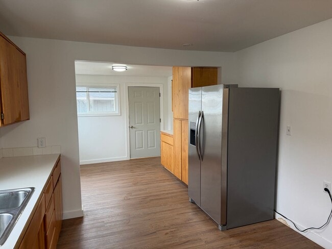 Building Photo - Updated 3 bedroom, 1 bath house in Creswell!