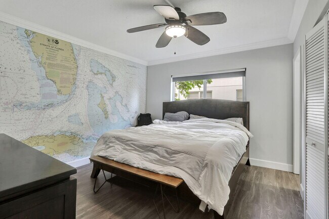 Building Photo - 2800 NE 28th St