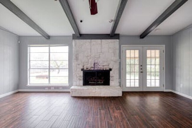 Building Photo - QUAIL CREEK WEST HOME