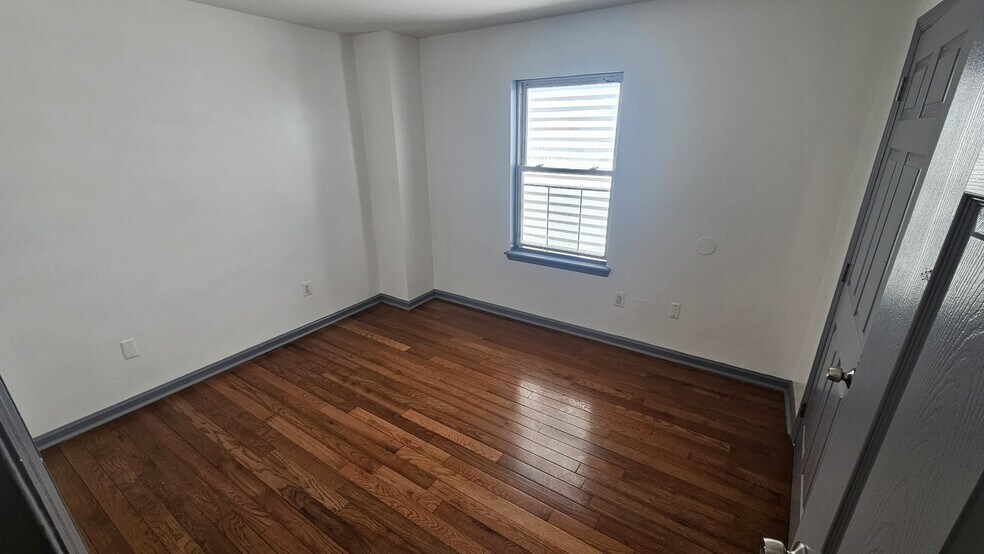 Building Photo - 88 Brown Pl