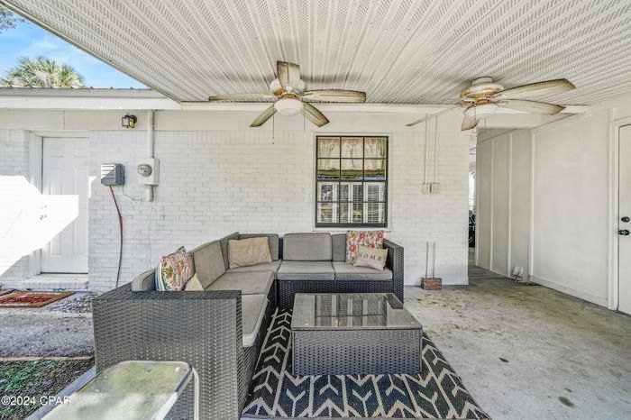 Building Photo - 15012 Royal Palm Ave