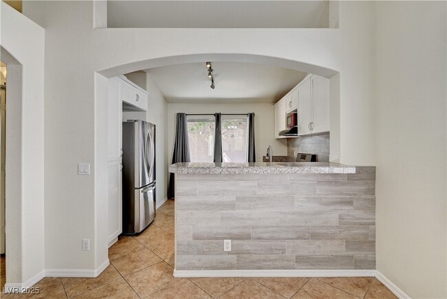 Building Photo - 9845 Lenox Crest Pl