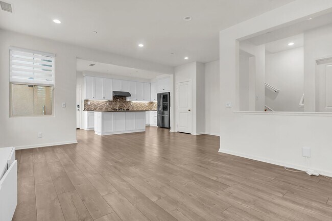 Building Photo - 72 Tulip