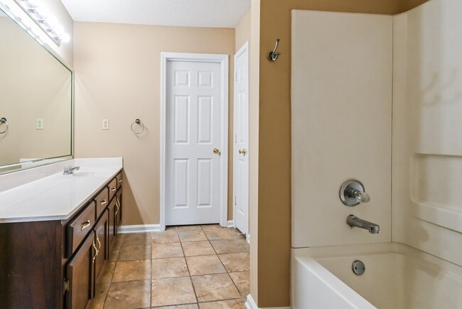 Building Photo - 2901 Connor Reed Dr