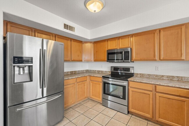 Building Photo - Solar Home with Nice Floorplan in a Great Location! Norterra Dynamite Ranch