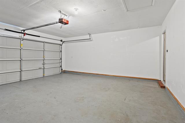 Building Photo - 1418 Deville Cir