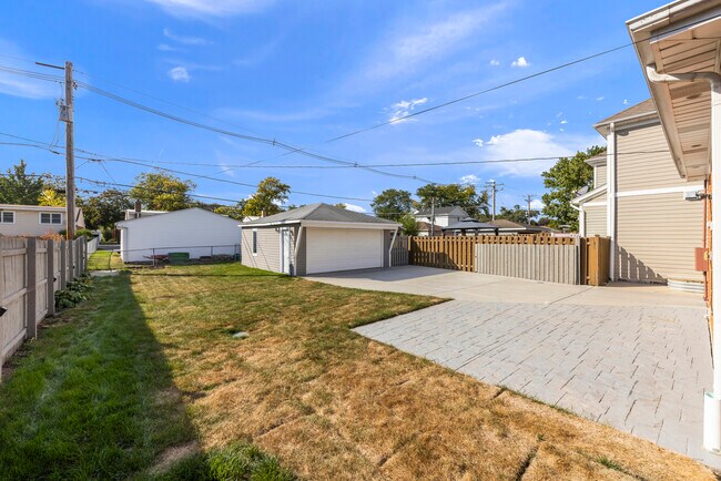 Building Photo - 794 Fairfield Ave