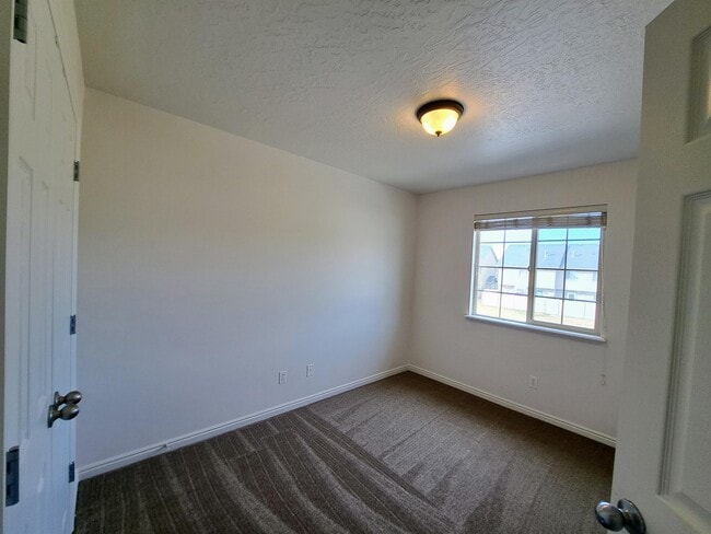 Building Photo - 1808 W 1120 S