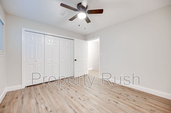Building Photo - 2323 Green Forest Dr