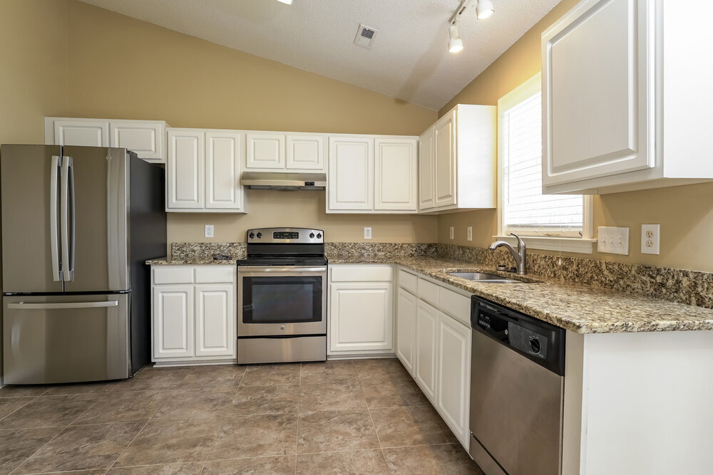 Building Photo - 229 Lucan Dr
