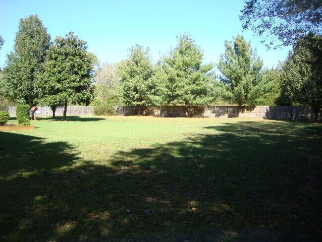 Building Photo - 157 Clearidge Dr