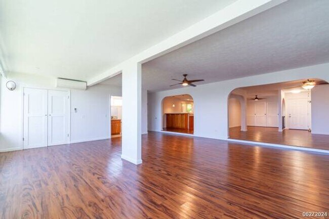 Building Photo - 1417 Onioni St