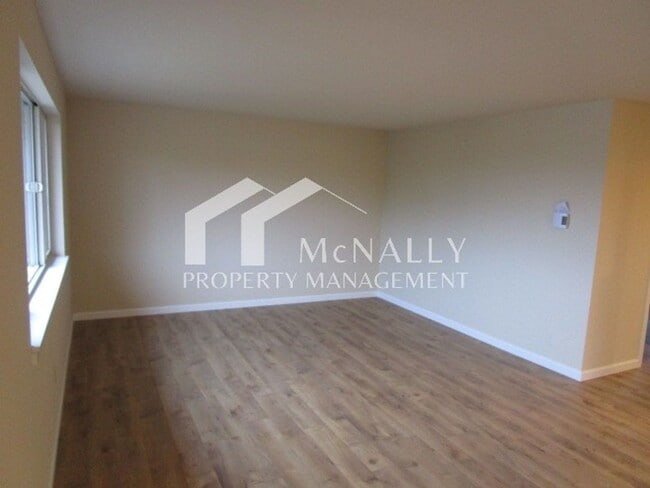Building Photo - 7417 Hill Ave