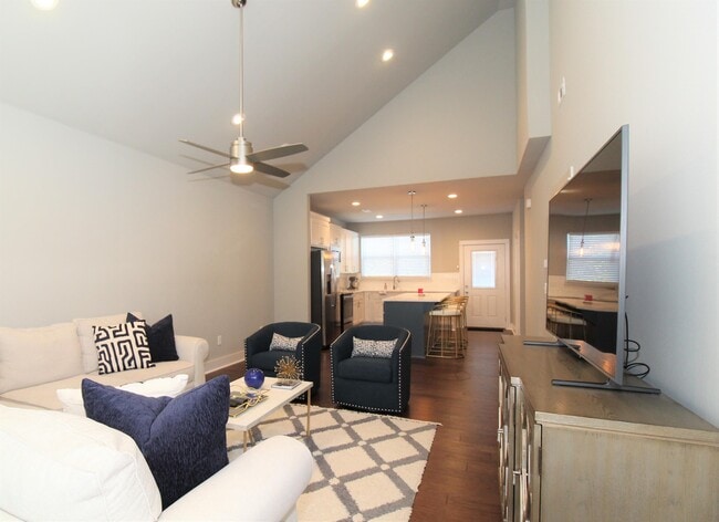 Building Photo - 2039 S Florida Way