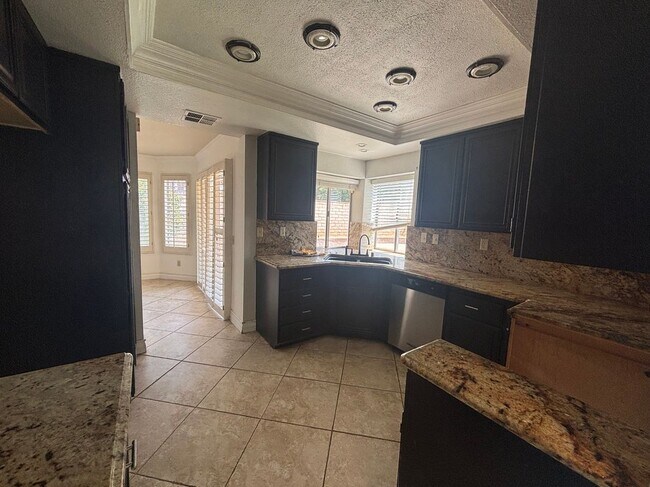 Building Photo - 12438 Brewster Dr
