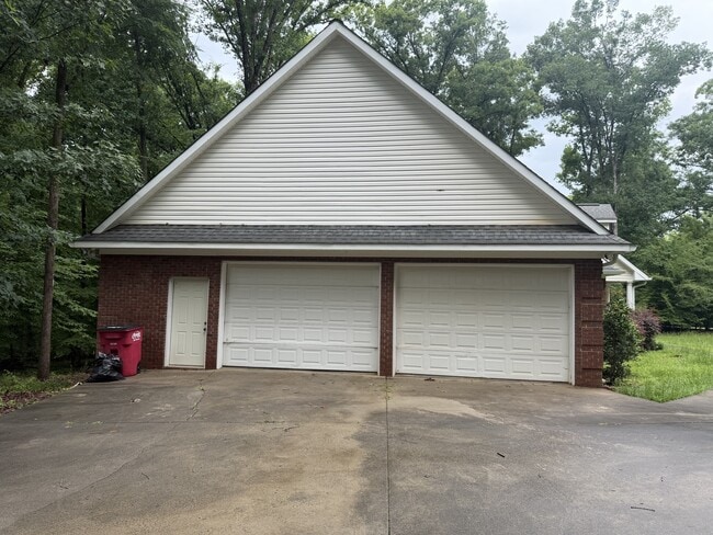 Building Photo - 179 Stone Edge Dr