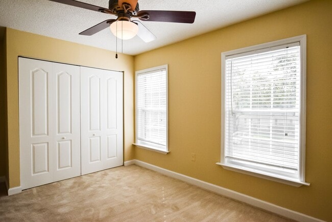 Building Photo - Beautiful 3 Bed 2 Bath WITH BONUS ROOM for...