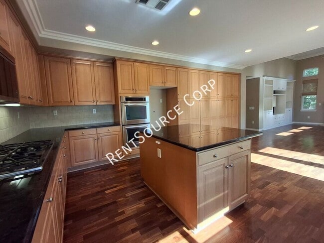 Building Photo - 27046 Maple Tree Ct