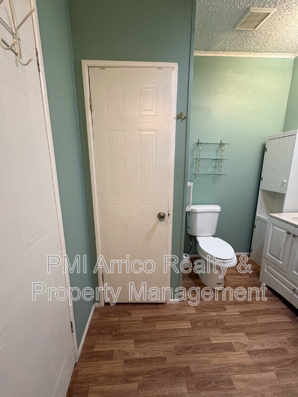 Building Photo - 3505 Meteor Pl