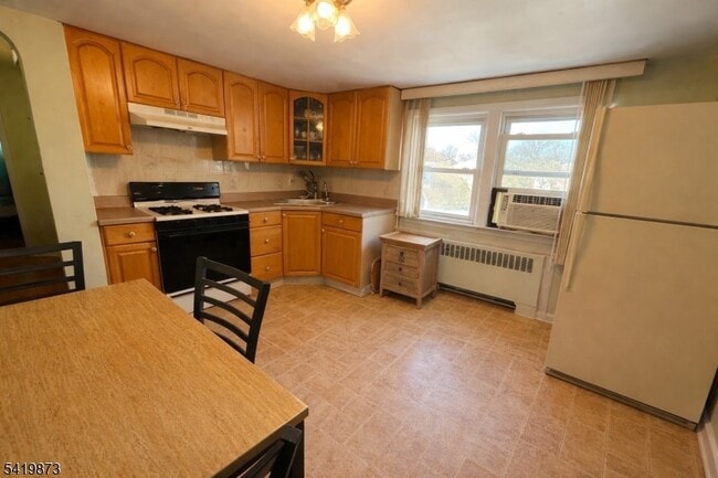 Building Photo - 36 Monsignor DeLuca Plaza