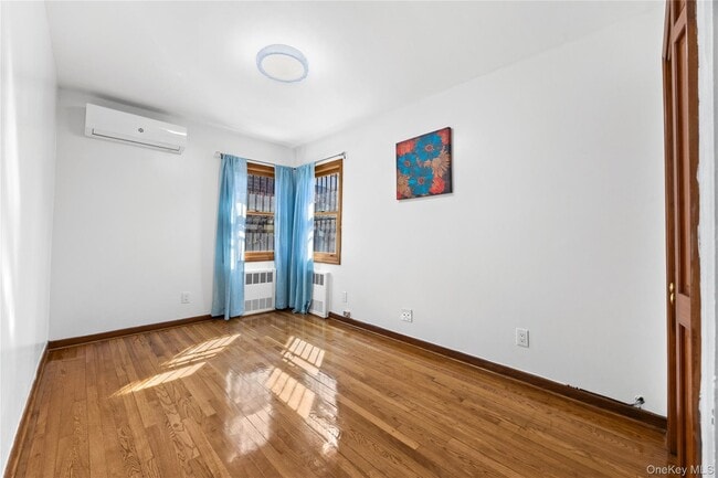 Building Photo - 45-76-76 Browvale Ln