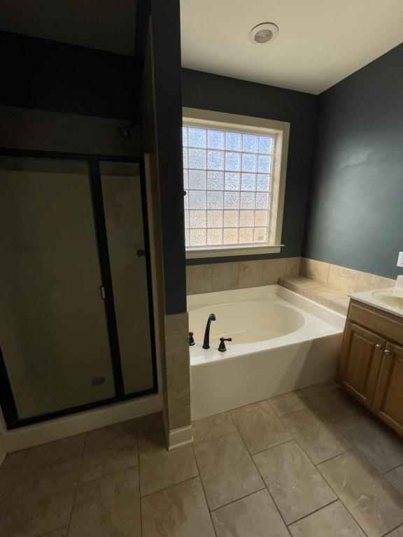 Building Photo - 1570 Gray Hill Ct