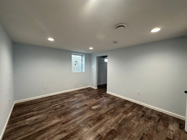 Building Photo - Updated 3 bedroom house in Badger now available! $1550