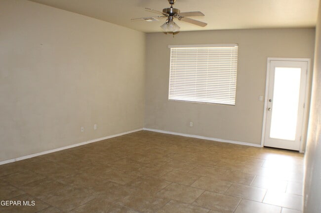 Building Photo - 12449 Chamberlain Dr